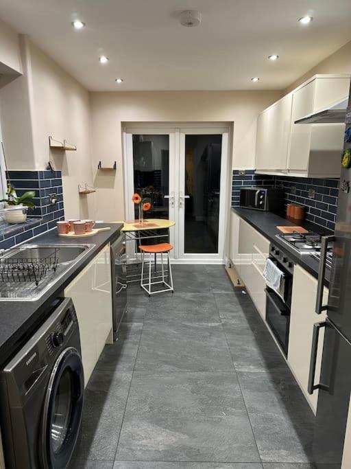 Adam'S Place, Watford Wd17 2Py Βίλα Εξωτερικό φωτογραφία