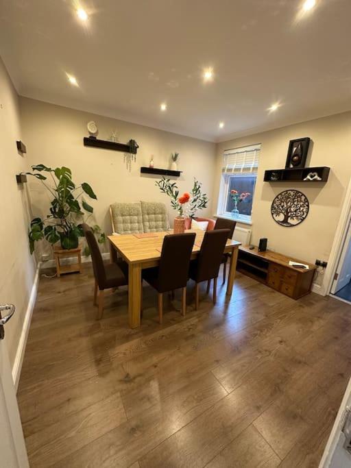 Adam'S Place, Watford Wd17 2Py Βίλα Εξωτερικό φωτογραφία